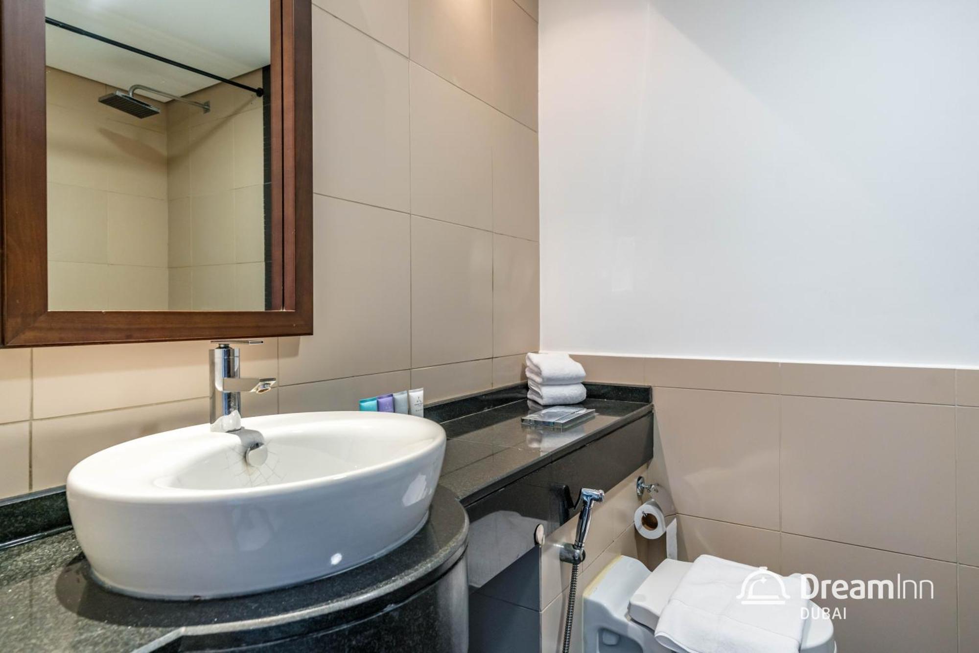 Dream Inn Apartments- West Wharf Tower Canal View Dubai Eksteriør bilde